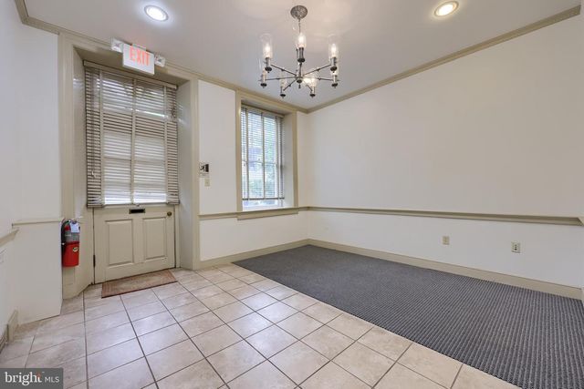 121-123 E KING ST, Lancaster, PA 17602