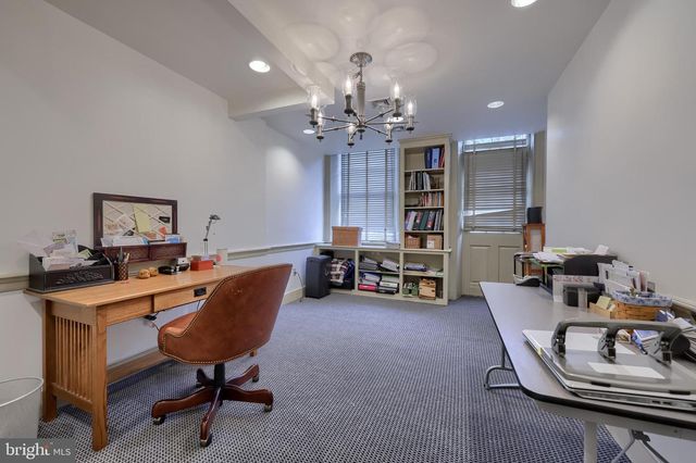 121-123 E KING ST, Lancaster, PA 17602