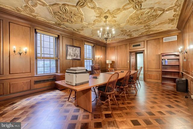 121-123 E KING ST, Lancaster, PA 17602