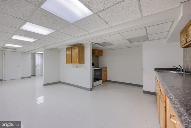 121-123 E KING ST, Lancaster, PA 17602