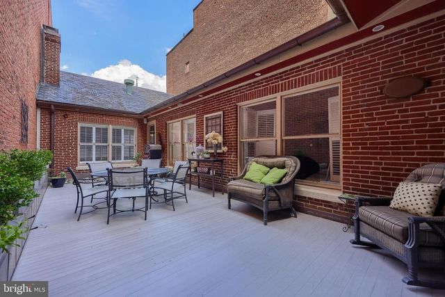 121-123 E KING ST, Lancaster, PA 17602