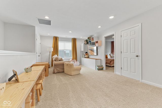 5206 Triple Crown Way, Indianapolis, IN 46237