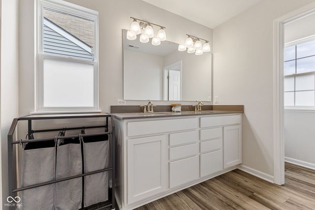 5206 Triple Crown Way, Indianapolis, IN 46237