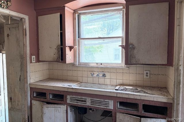 13536 Ashton Road, Detroit, MI 48223
