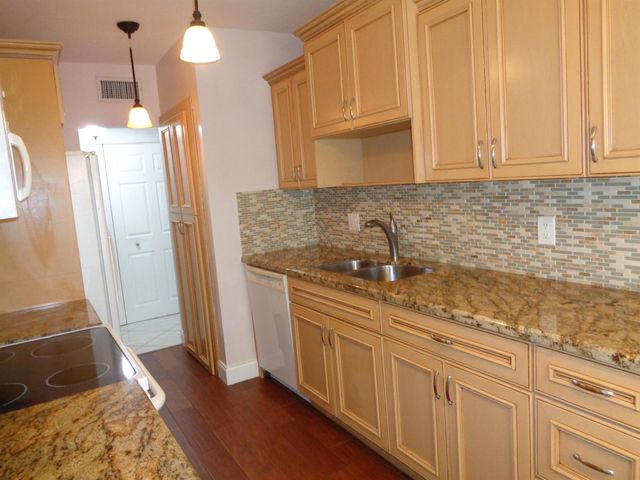 6328 W Longboat Ln Lane W 201, Boca Raton, FL 33433