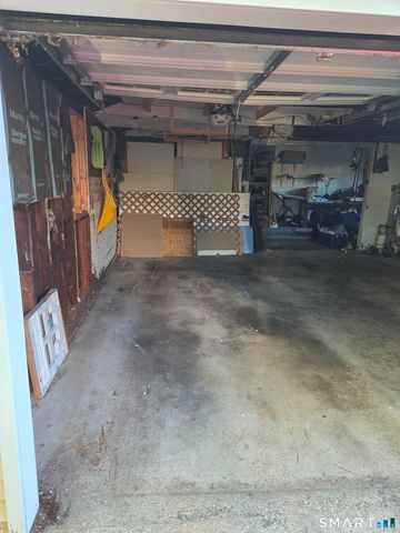 40 Suffolk Drive, East Hartford, CT 06118