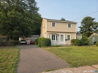 40 Suffolk Drive, East Hartford, CT 06118