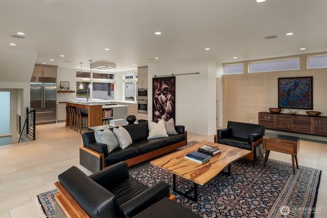 1400 Olympic Way W, Seattle, WA 98119