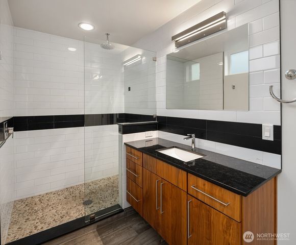 1400 Olympic Way W, Seattle, WA 98119