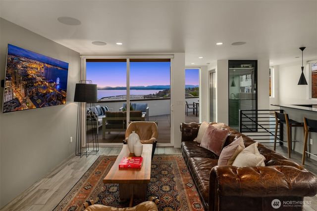 1400 Olympic Way W, Seattle, WA 98119