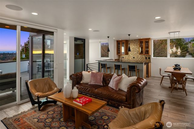 1400 Olympic Way W, Seattle, WA 98119