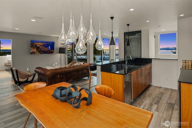 1400 Olympic Way W, Seattle, WA 98119