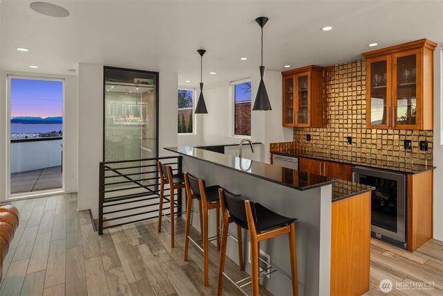 1400 Olympic Way W, Seattle, WA 98119