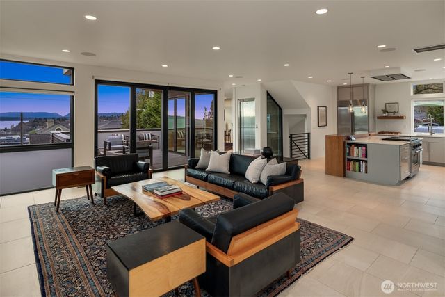 1400 Olympic Way W, Seattle, WA 98119