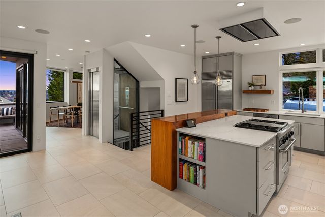 1400 Olympic Way W, Seattle, WA 98119