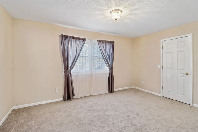 5640 SE 68th Place, Carlisle, IA 50047