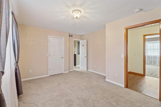 5640 SE 68th Place, Carlisle, IA 50047