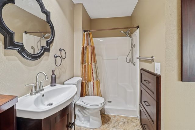 5640 SE 68th Place, Carlisle, IA 50047