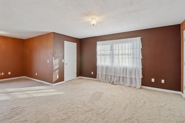 5640 SE 68th Place, Carlisle, IA 50047