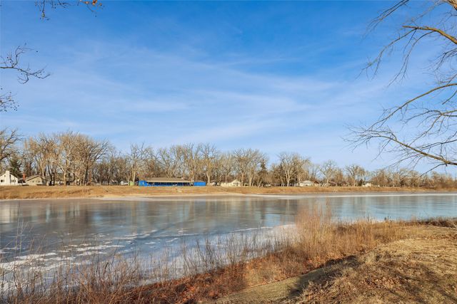 5640 SE 68th Place, Carlisle, IA 50047