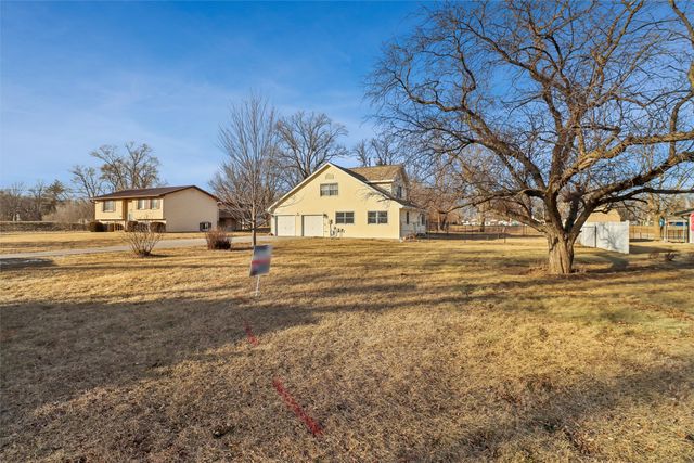 5640 SE 68th Place, Carlisle, IA 50047