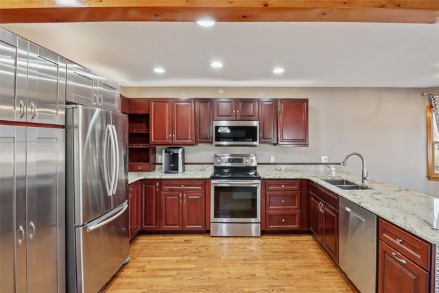 5640 SE 68th Place, Carlisle, IA 50047