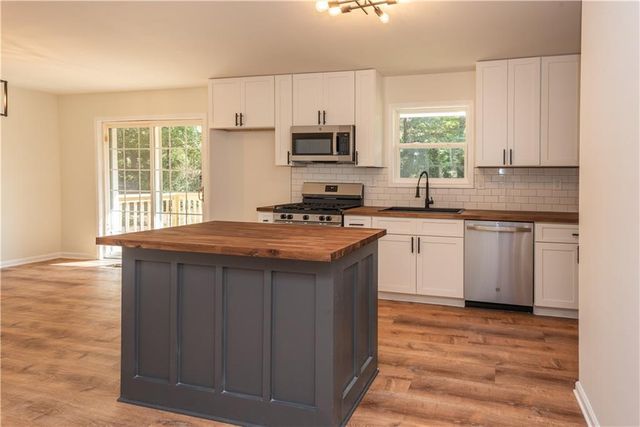 1024 Topaz Lane, Villa Rica, GA 30180