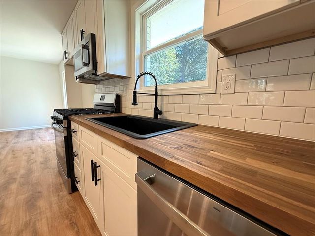 1024 Topaz Lane, Villa Rica, GA 30180