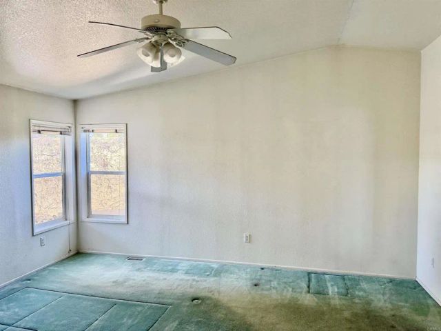 8301 Mission Gorge 32, Santee, CA 92071