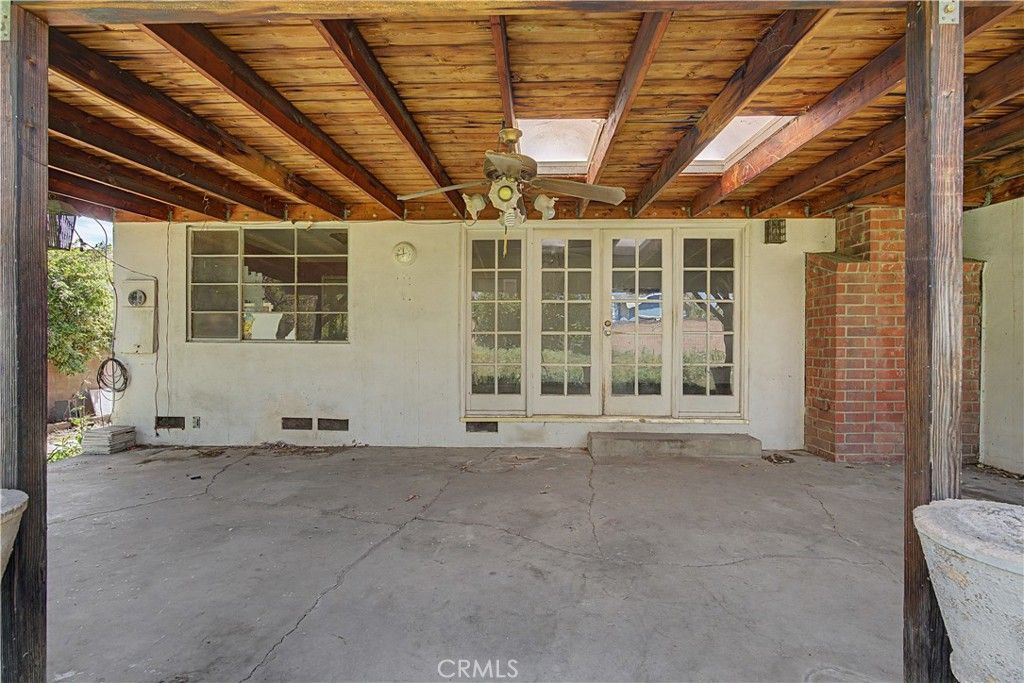 Image 10 of property listing at 22337 Strathern Street, Canoga Park, CA 91304