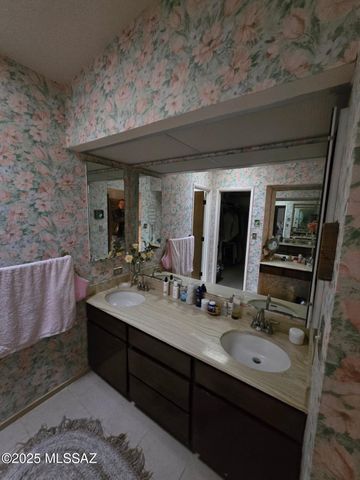 7005 N Montecatina Drive, Tucson, AZ 85704