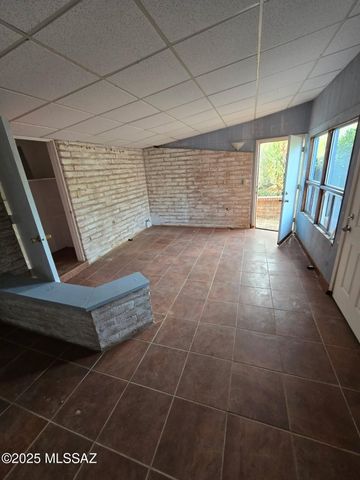 7005 N Montecatina Drive, Tucson, AZ 85704