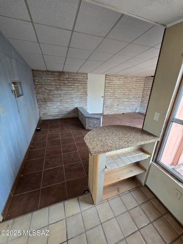 7005 N Montecatina Drive, Tucson, AZ 85704