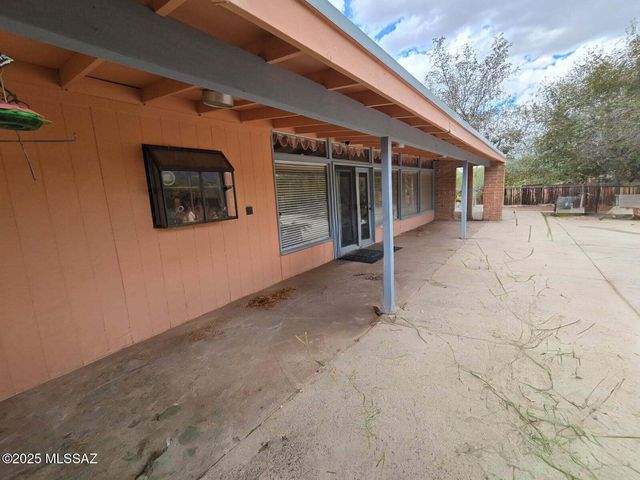 7005 N Montecatina Drive, Tucson, AZ 85704