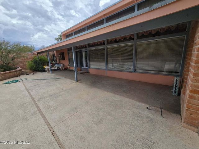 7005 N Montecatina Drive, Tucson, AZ 85704