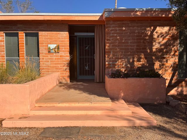 7005 N Montecatina Drive, Tucson, AZ 85704