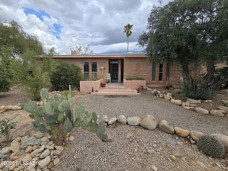 7005 N Montecatina Drive, Tucson, AZ 85704