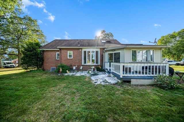 255 Moore St, Chicopee, MA 01013