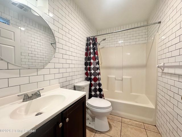 2321 W Market St, Louisville, KY 40212