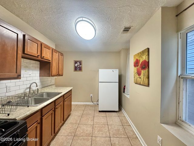 2321 W Market St, Louisville, KY 40212