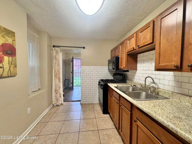 2321 W Market St, Louisville, KY 40212