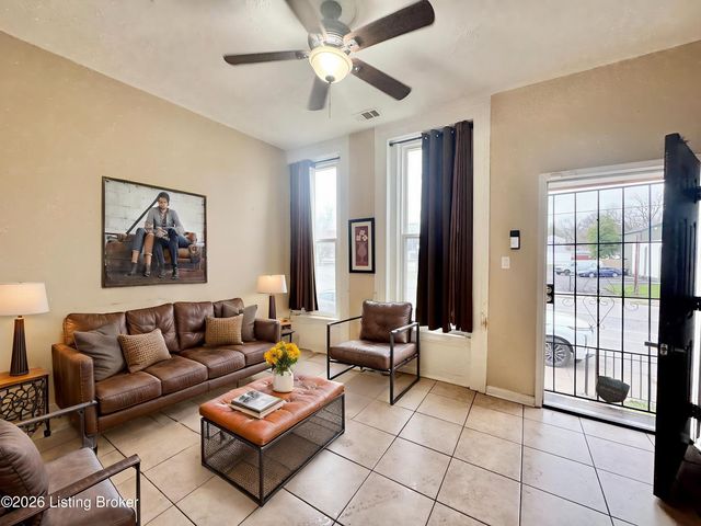 2321 W Market St, Louisville, KY 40212