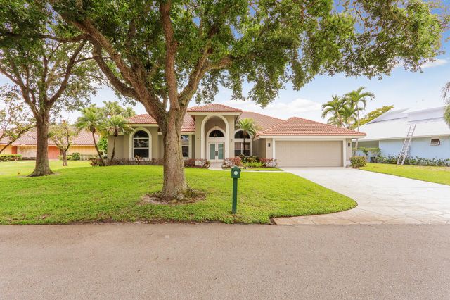 2 Old Fence Road, Palm Beach Gardens, FL 33418