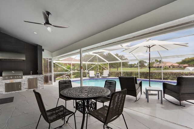 2 Old Fence Road, Palm Beach Gardens, FL 33418