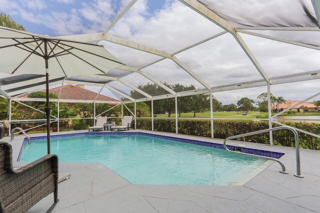 2 Old Fence Road, Palm Beach Gardens, FL 33418