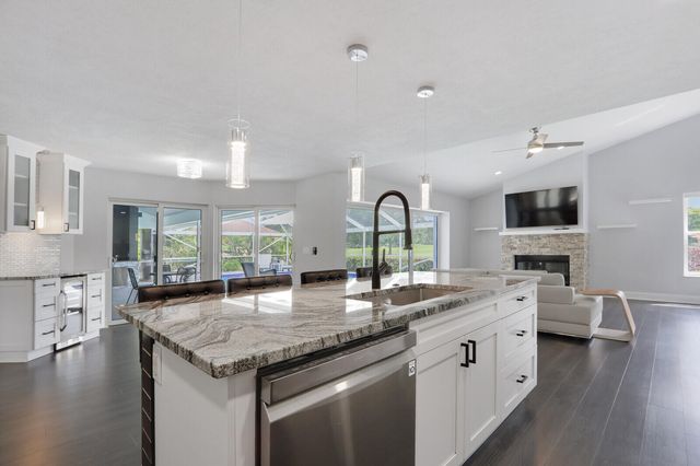 2 Old Fence Road, Palm Beach Gardens, FL 33418