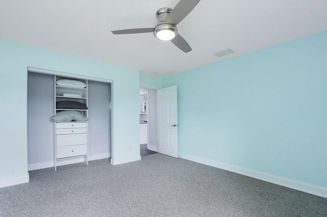 2 Old Fence Road, Palm Beach Gardens, FL 33418