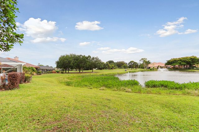 2 Old Fence Road, Palm Beach Gardens, FL 33418