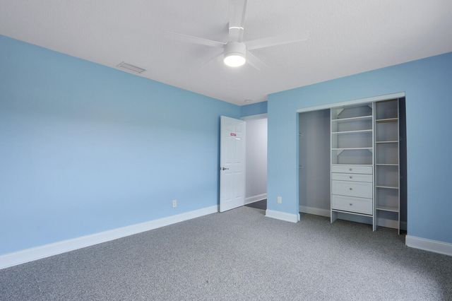 2 Old Fence Road, Palm Beach Gardens, FL 33418
