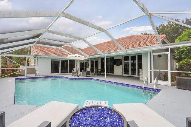 2 Old Fence Road, Palm Beach Gardens, FL 33418